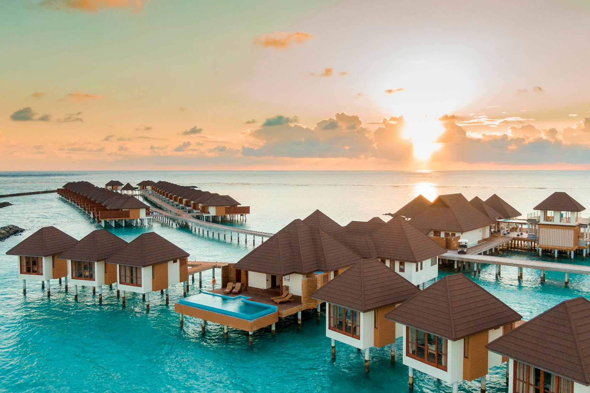 maldives overwater bungalows