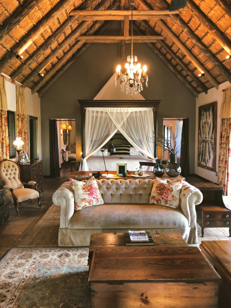 Sabi Sabi Earth Lodge, African Safari